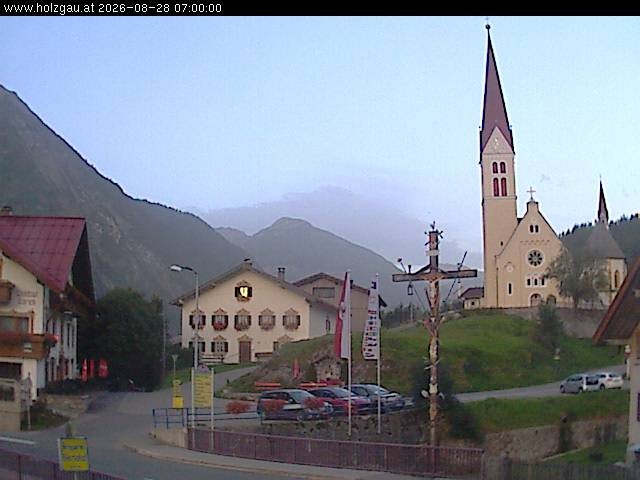 Archiv Foto Webcam Holzgau: Kirche