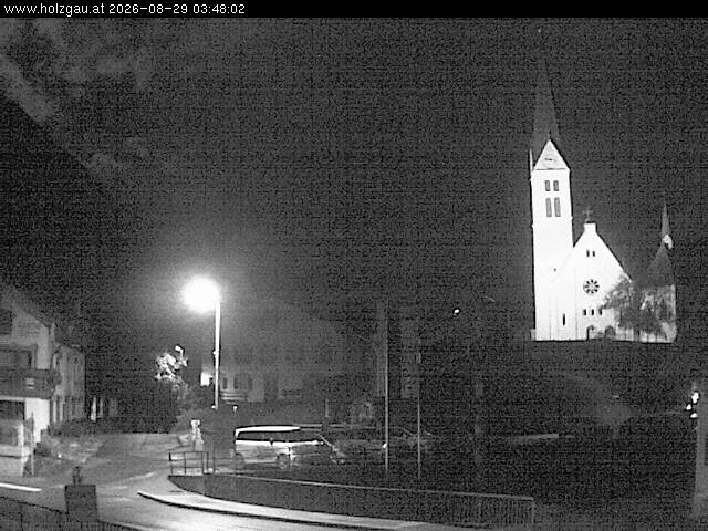 Archived image Webcam Holzgau center: Church