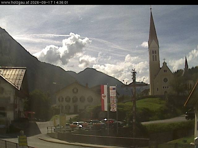 Archived image Webcam Holzgau center: Church