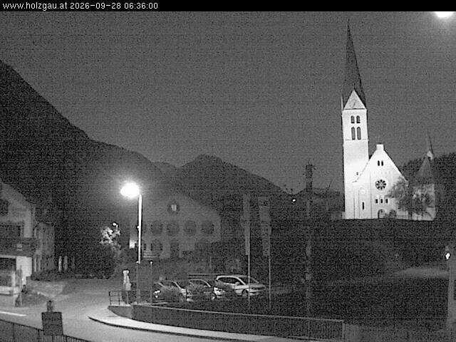 Archived image Webcam Holzgau center: Church