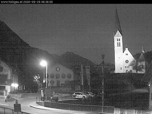Archived image Webcam Holzgau center: Church