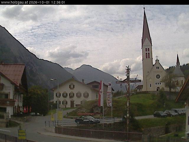 Archived image Webcam Holzgau center: Church