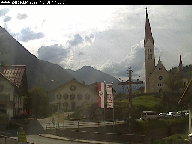 Archived image Webcam Holzgau center: Church