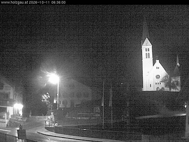 Archived image Webcam Holzgau center: Church