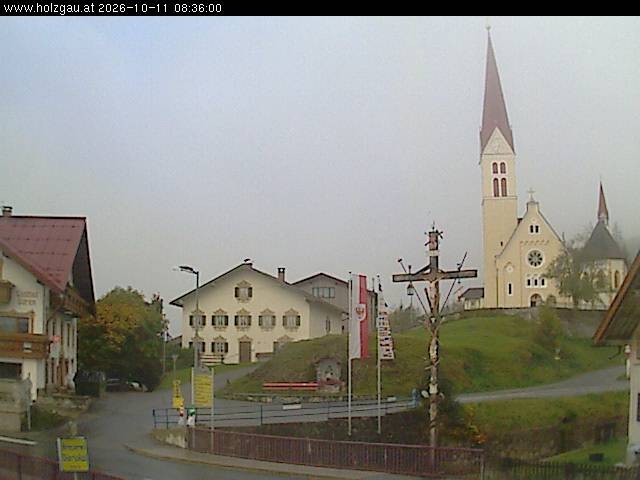 Archived image Webcam Holzgau center: Church