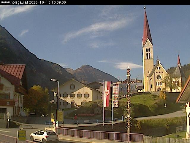 Archived image Webcam Holzgau center: Church