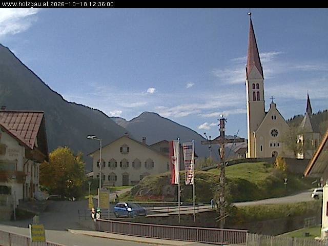 Archived image Webcam Holzgau center: Church