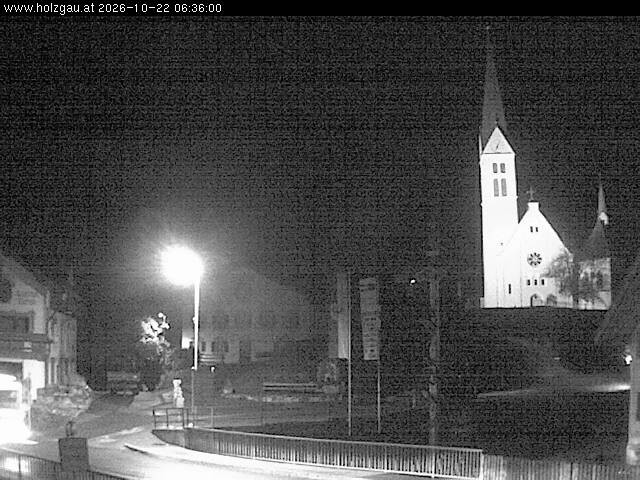 Archived image Webcam Holzgau center: Church