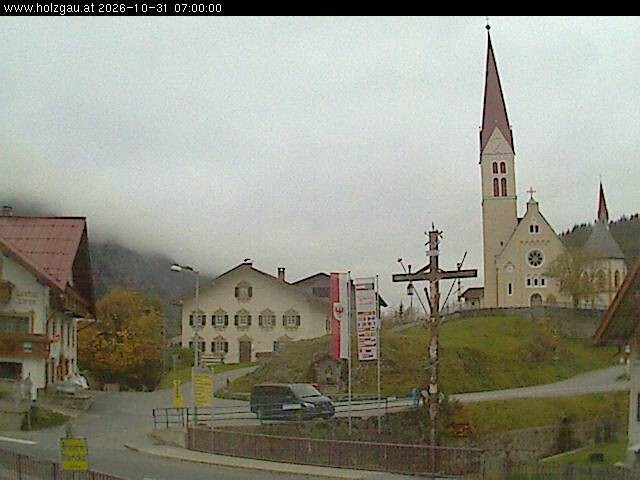 Archived image Webcam Holzgau center: Church