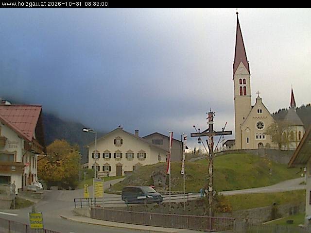 Archived image Webcam Holzgau center: Church