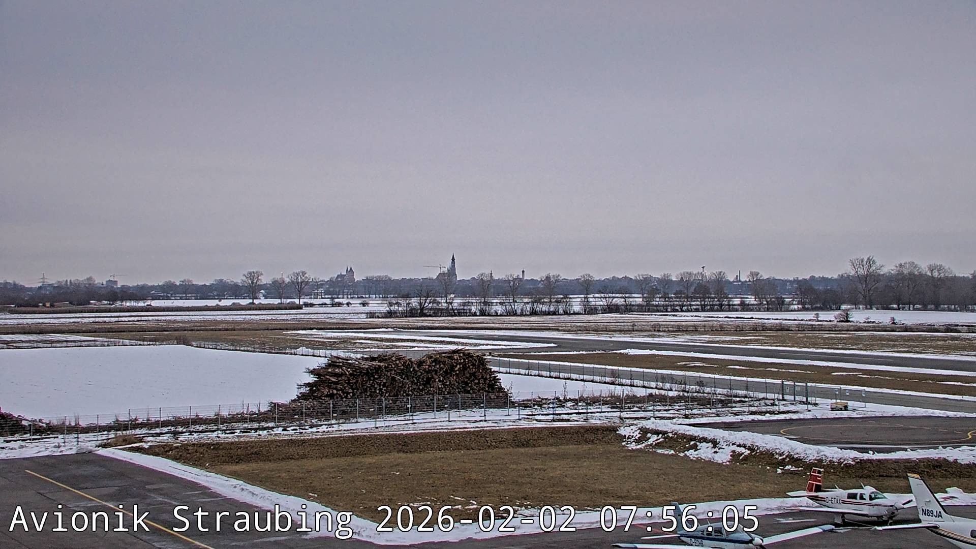 Archived image Webcam Airport Straubing