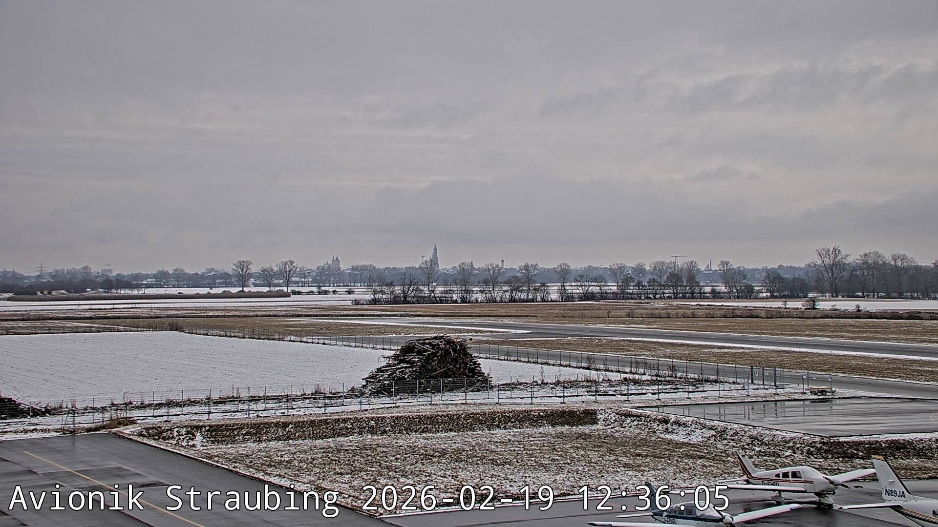 Archiv Foto Webcam Flugplatz Straubing