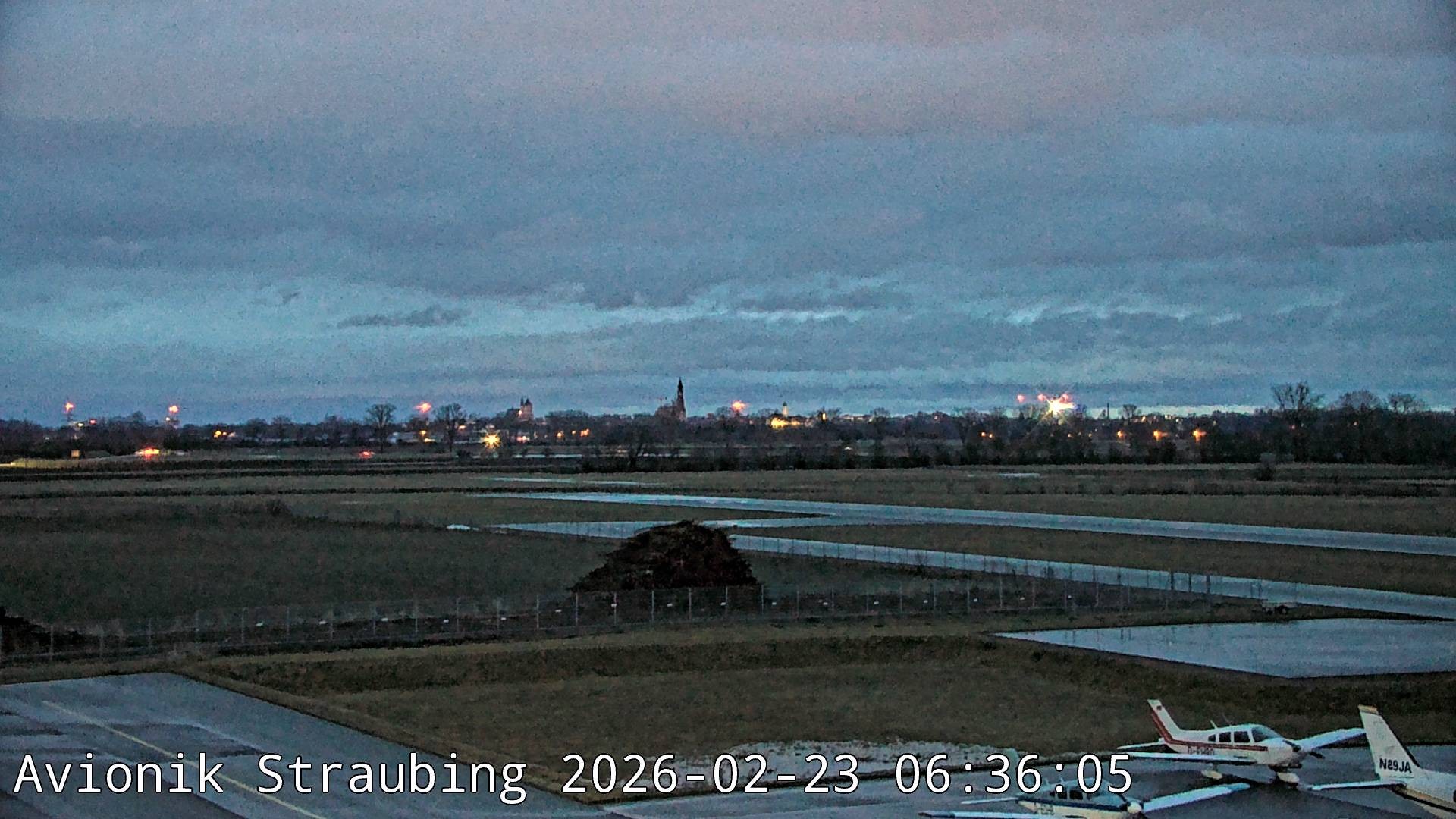 Archiv Foto Webcam Flugplatz Straubing