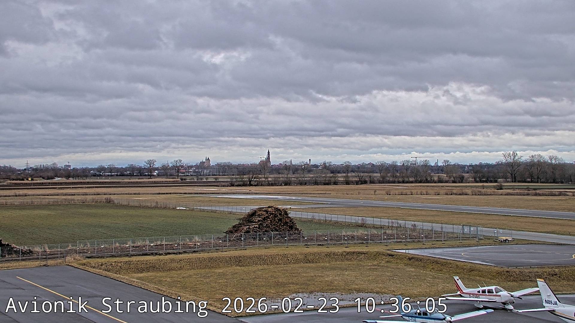 Archiv Foto Webcam Flugplatz Straubing