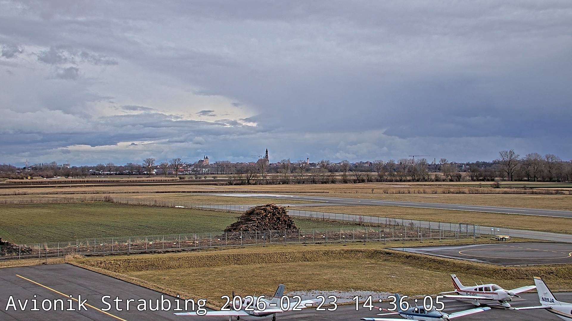 Archiv Foto Webcam Flugplatz Straubing