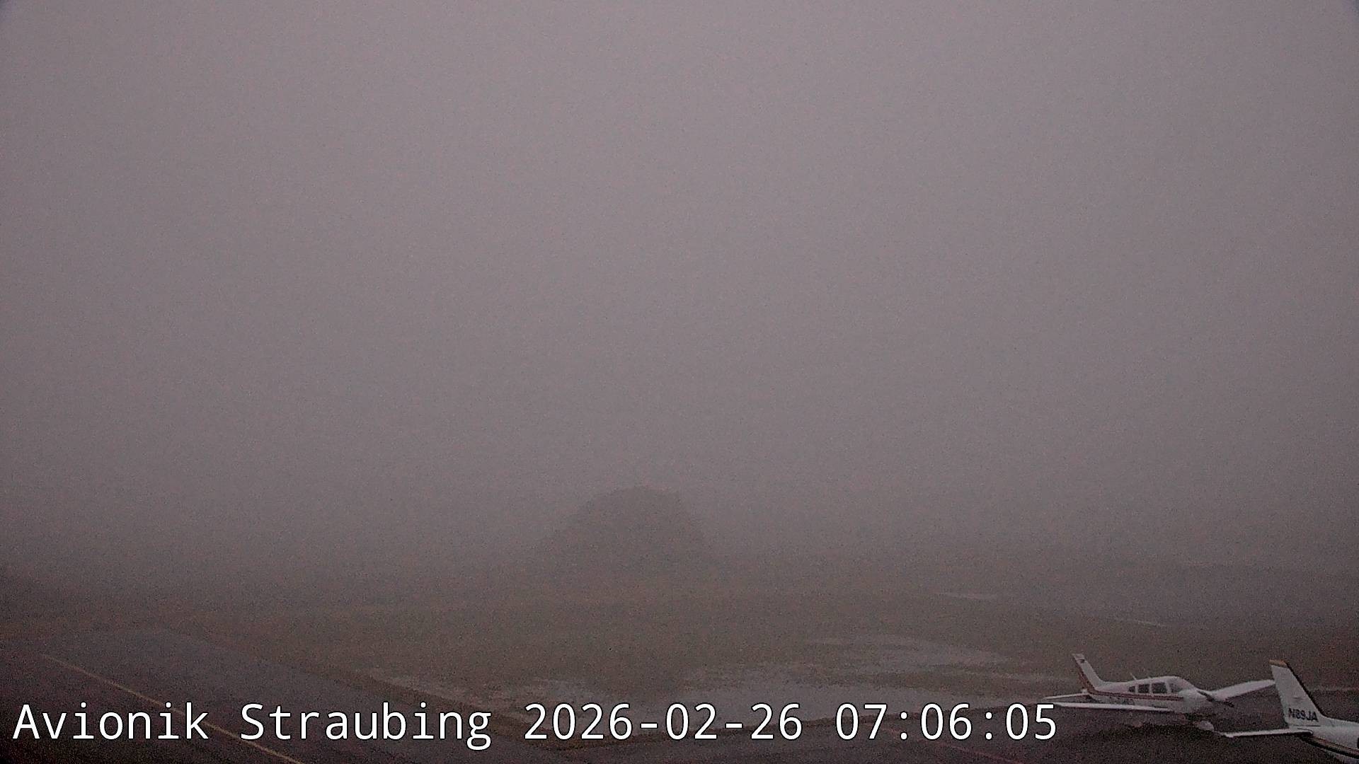Archived image Webcam Airport Straubing