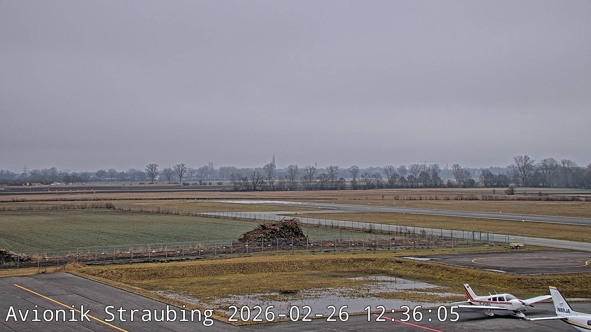Archived image Webcam Airport Straubing