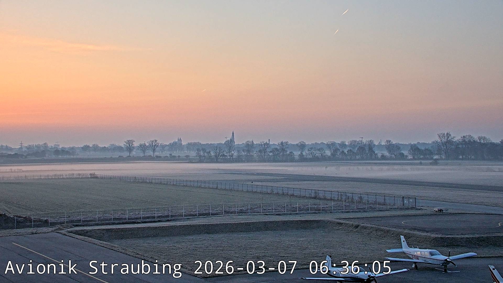 Archiv Foto Webcam Flugplatz Straubing