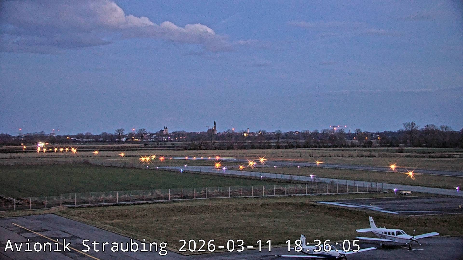 Archiv Foto Webcam Flugplatz Straubing