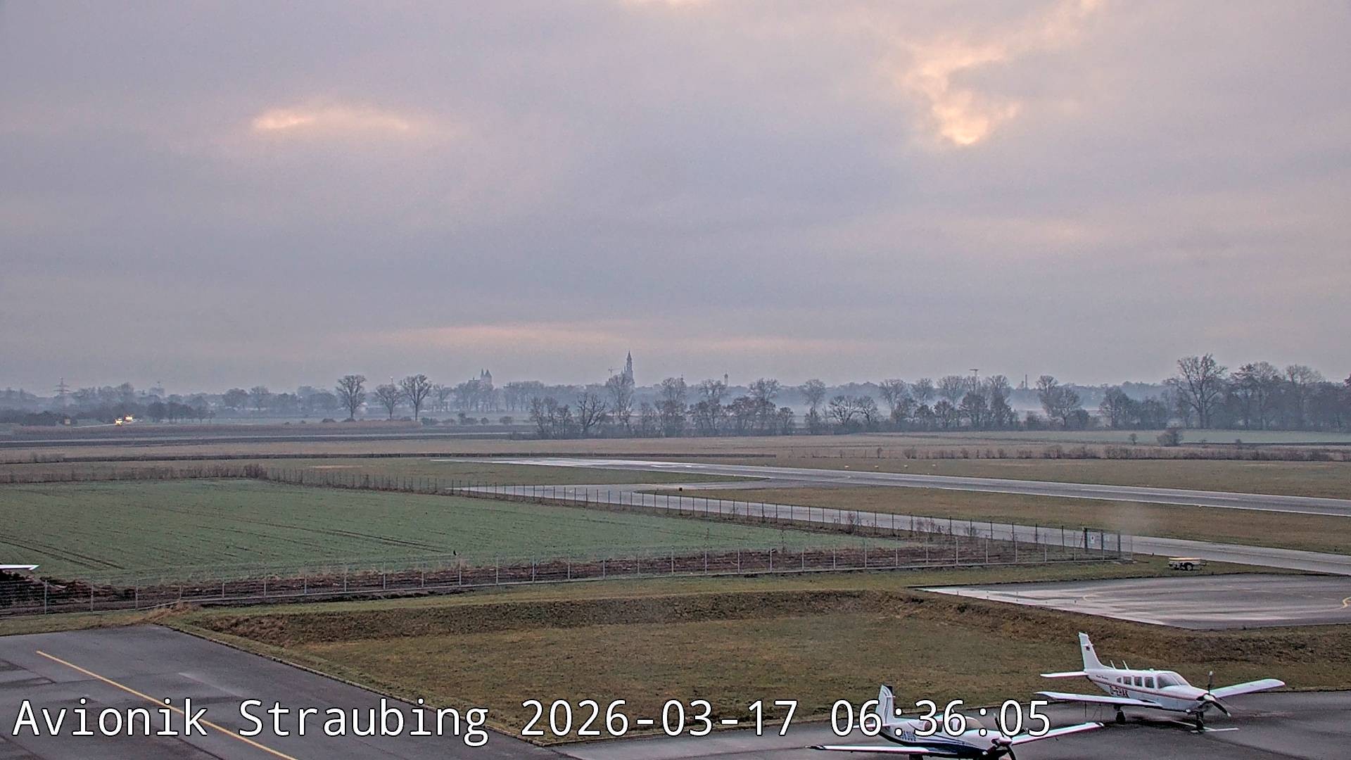 Archiv Foto Webcam Flugplatz Straubing