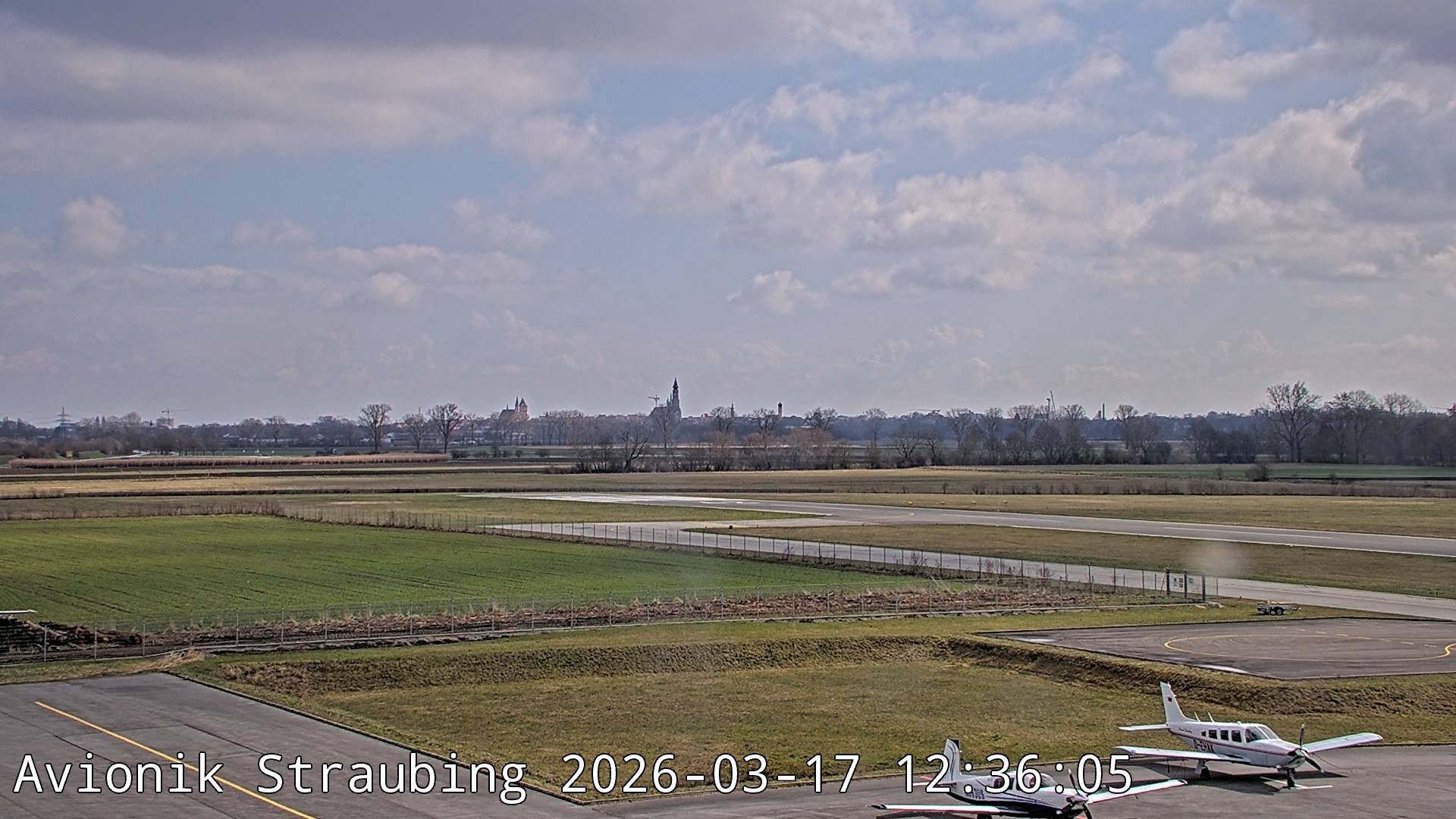 Archiv Foto Webcam Flugplatz Straubing