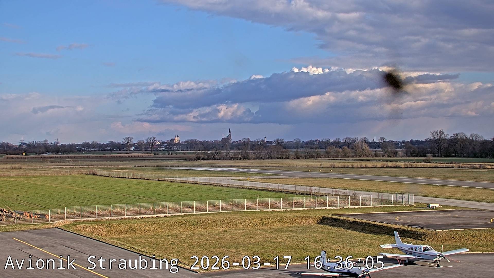 Archiv Foto Webcam Flugplatz Straubing