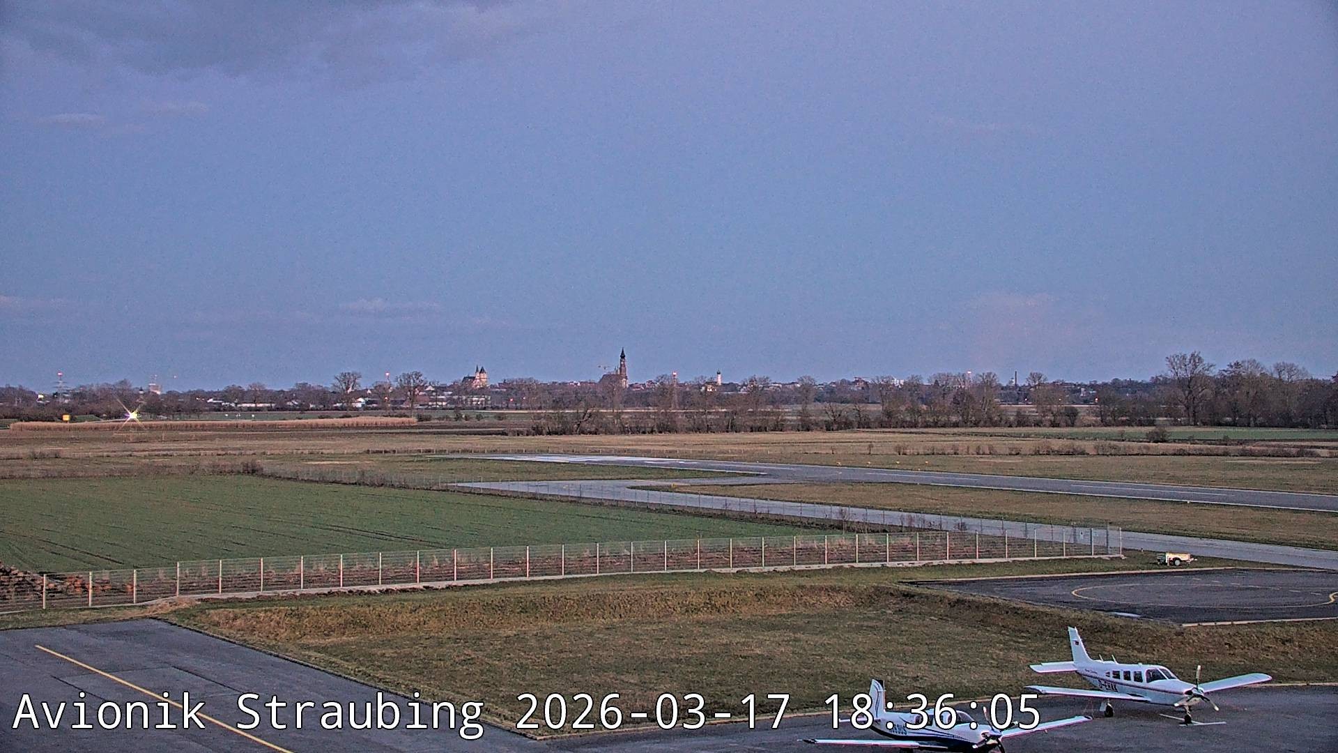 Archiv Foto Webcam Flugplatz Straubing