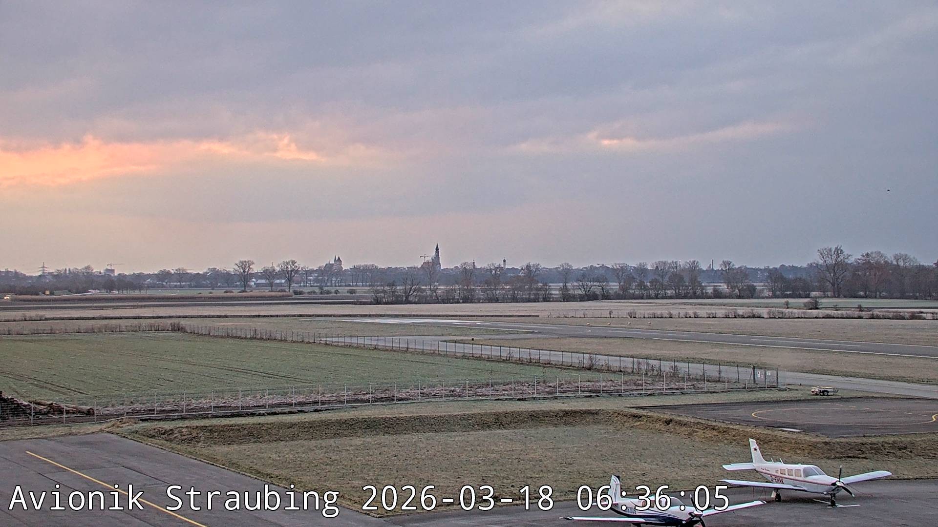Archiv Foto Webcam Flugplatz Straubing