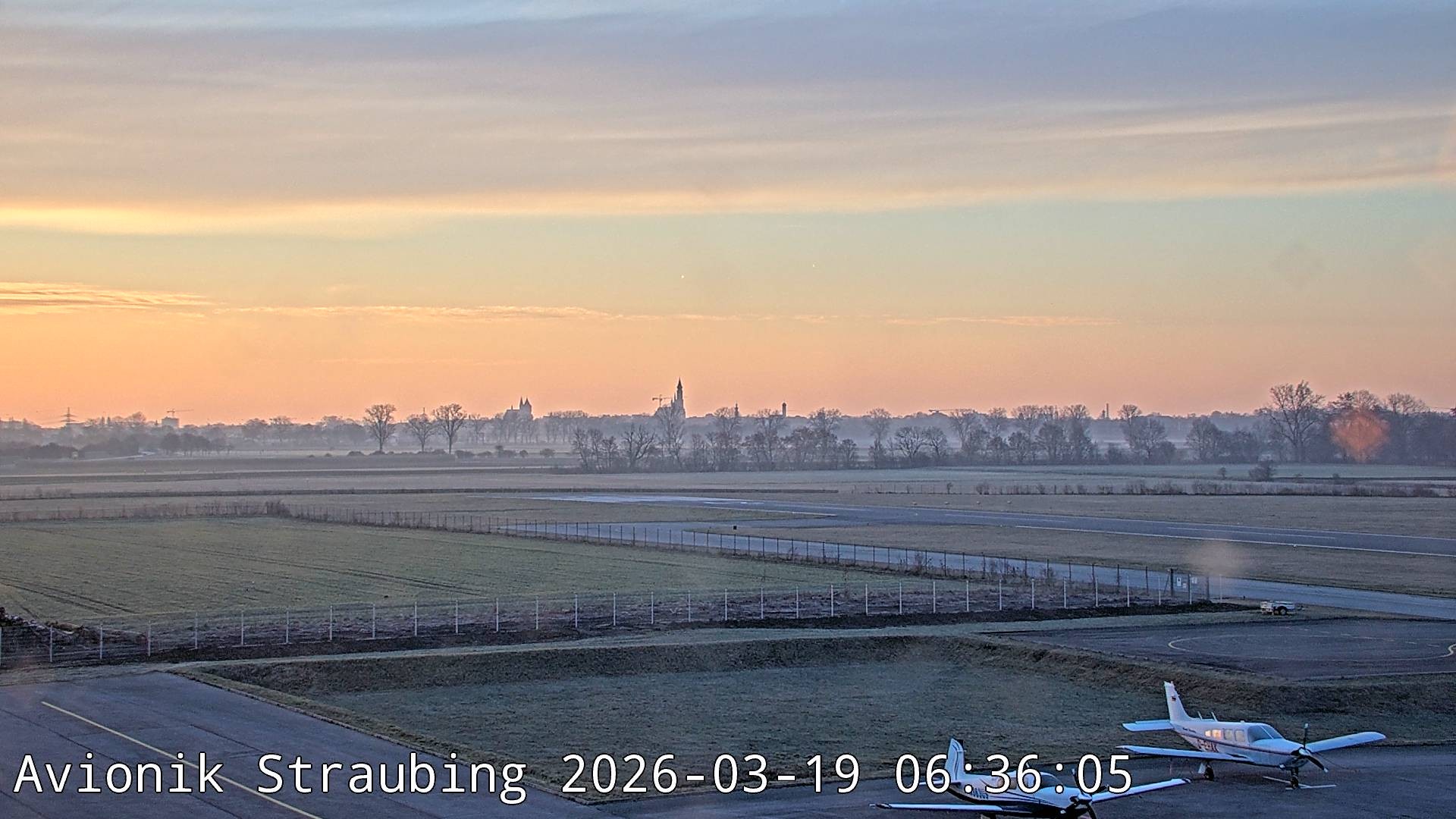 Archiv Foto Webcam Flugplatz Straubing