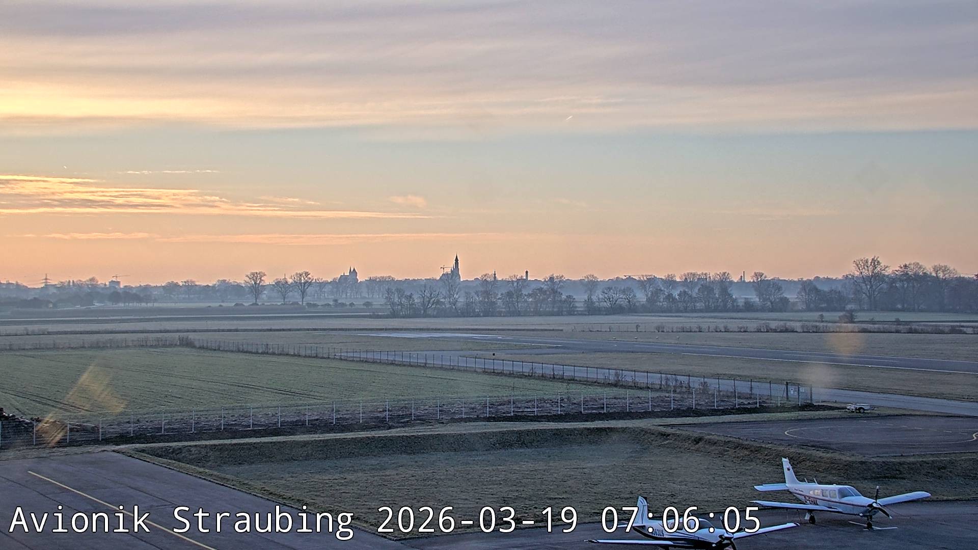 Archiv Foto Webcam Flugplatz Straubing