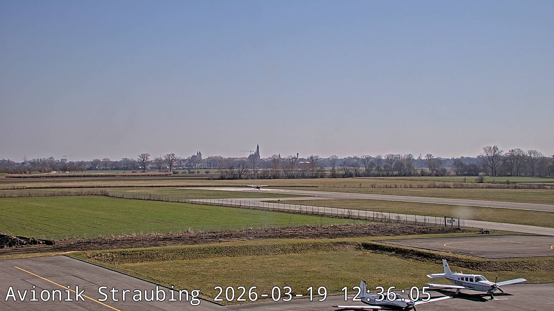 Archiv Foto Webcam Flugplatz Straubing