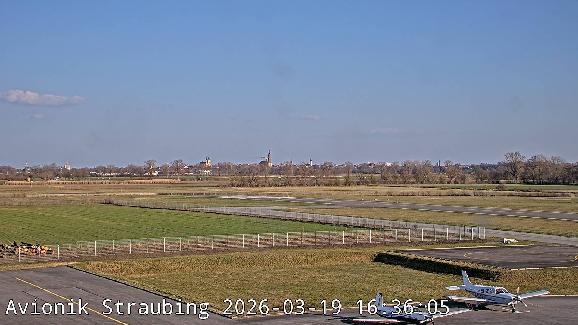 Archiv Foto Webcam Flugplatz Straubing