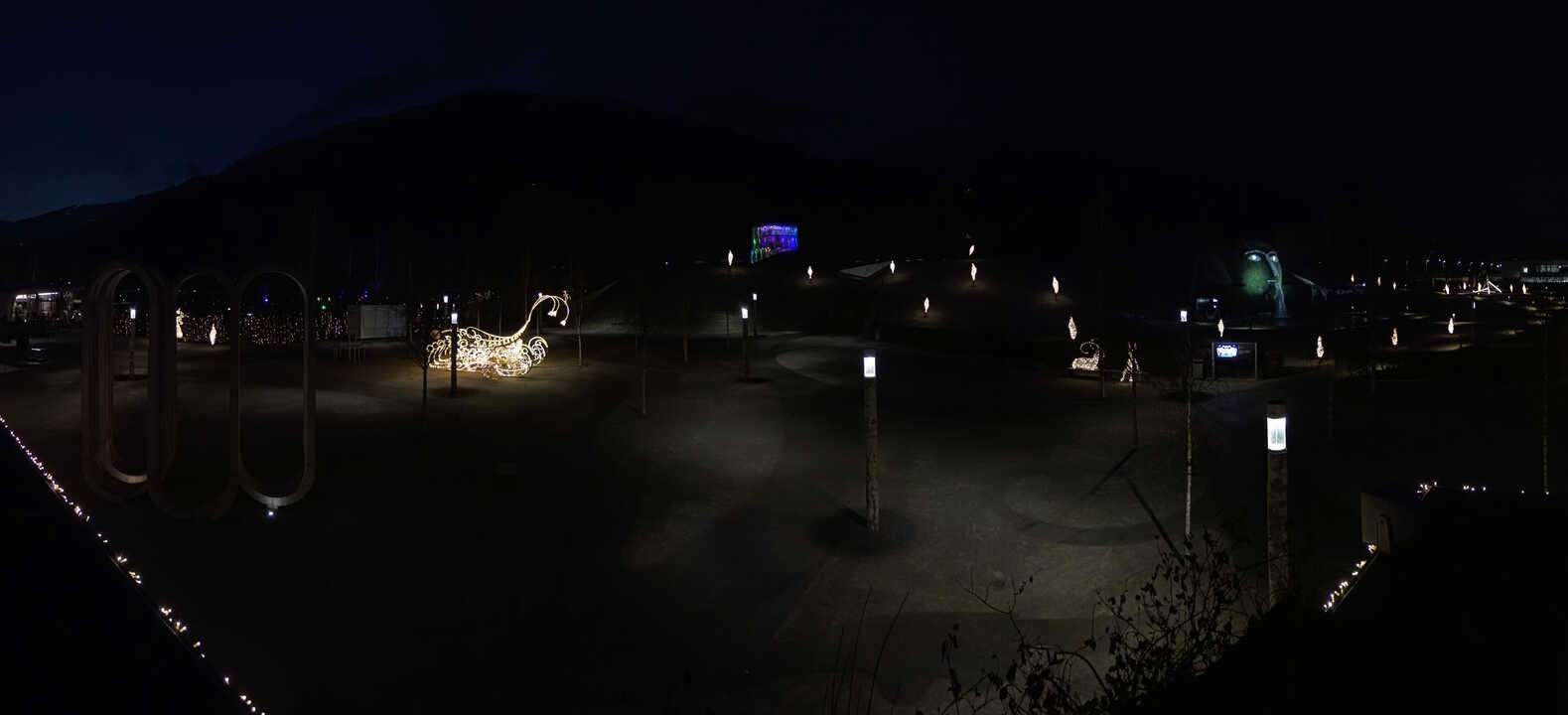 Archiv Foto Webcam Swarovski Kristallwelten: Außengelände