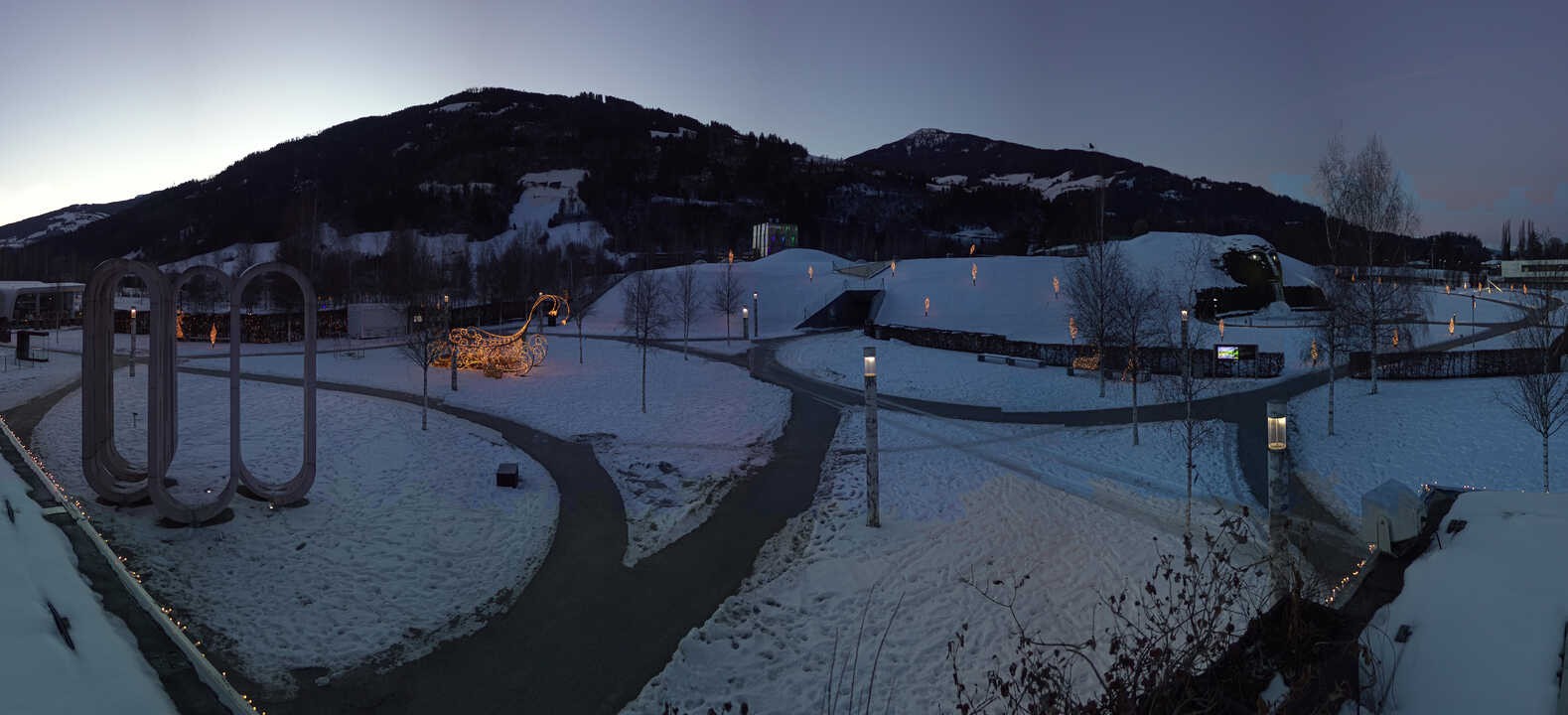 Archiv Foto Webcam Swarovski Kristallwelten: Außengelände