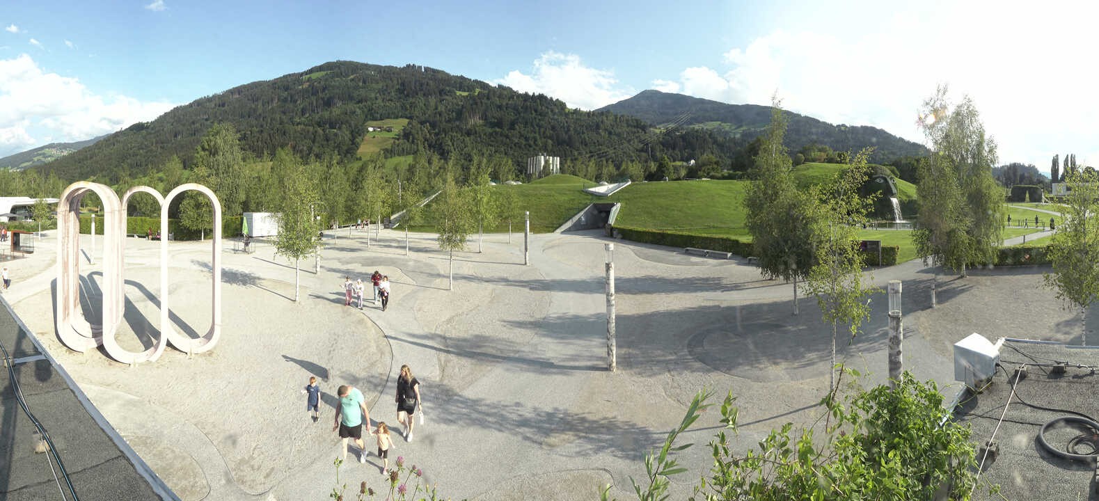 Archiv Foto Webcam Swarovski Kristallwelten: Außengelände