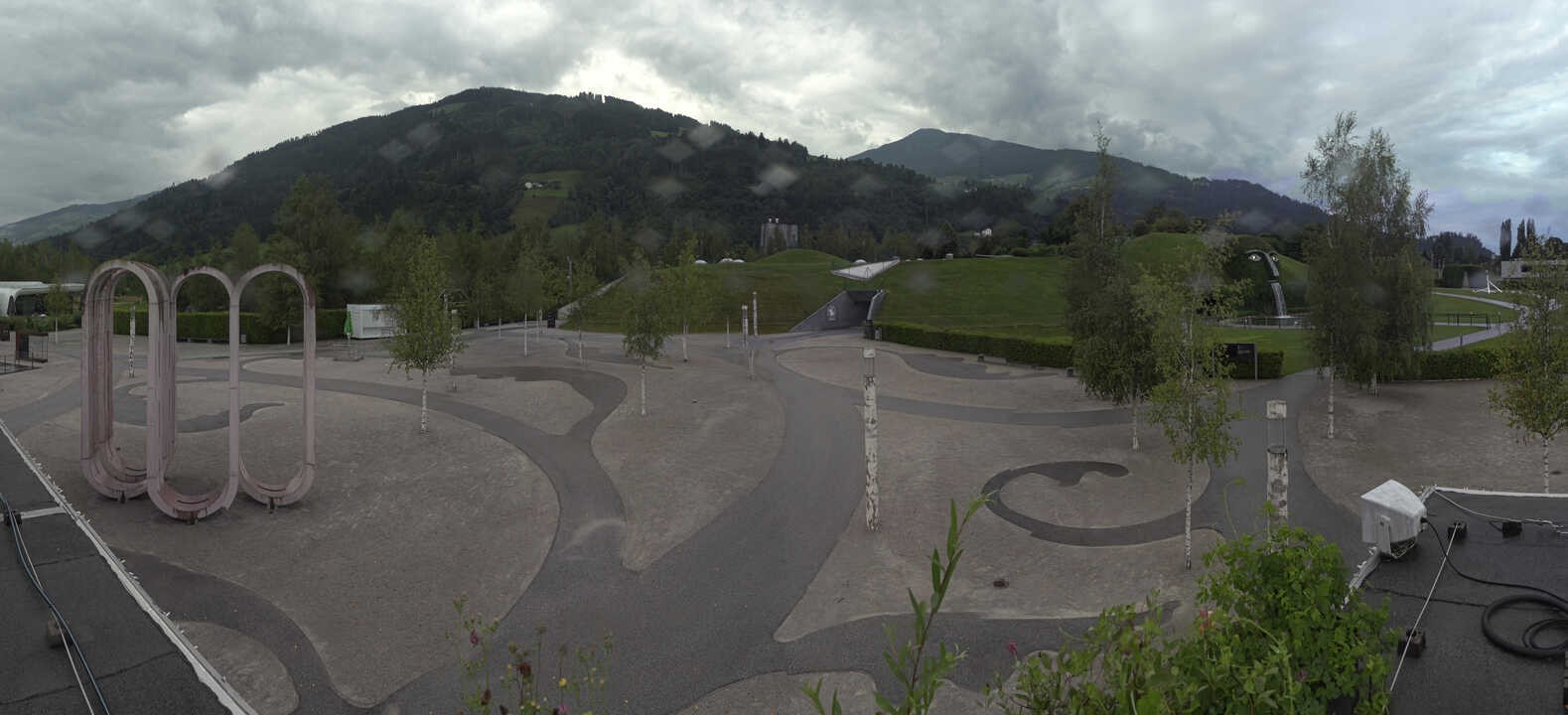 Archiv Foto Webcam Swarovski Kristallwelten: Außengelände