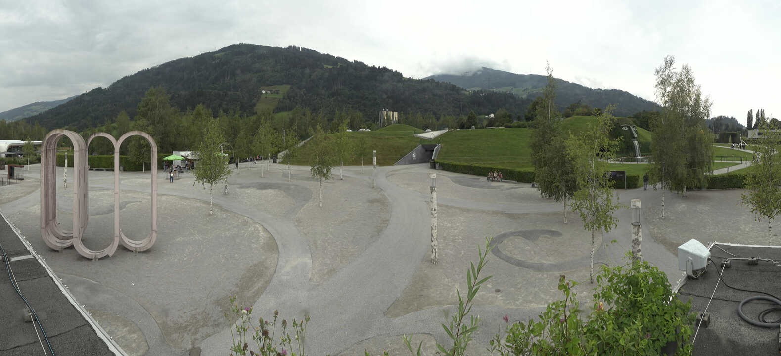 Archiv Foto Webcam Swarovski Kristallwelten: Außengelände