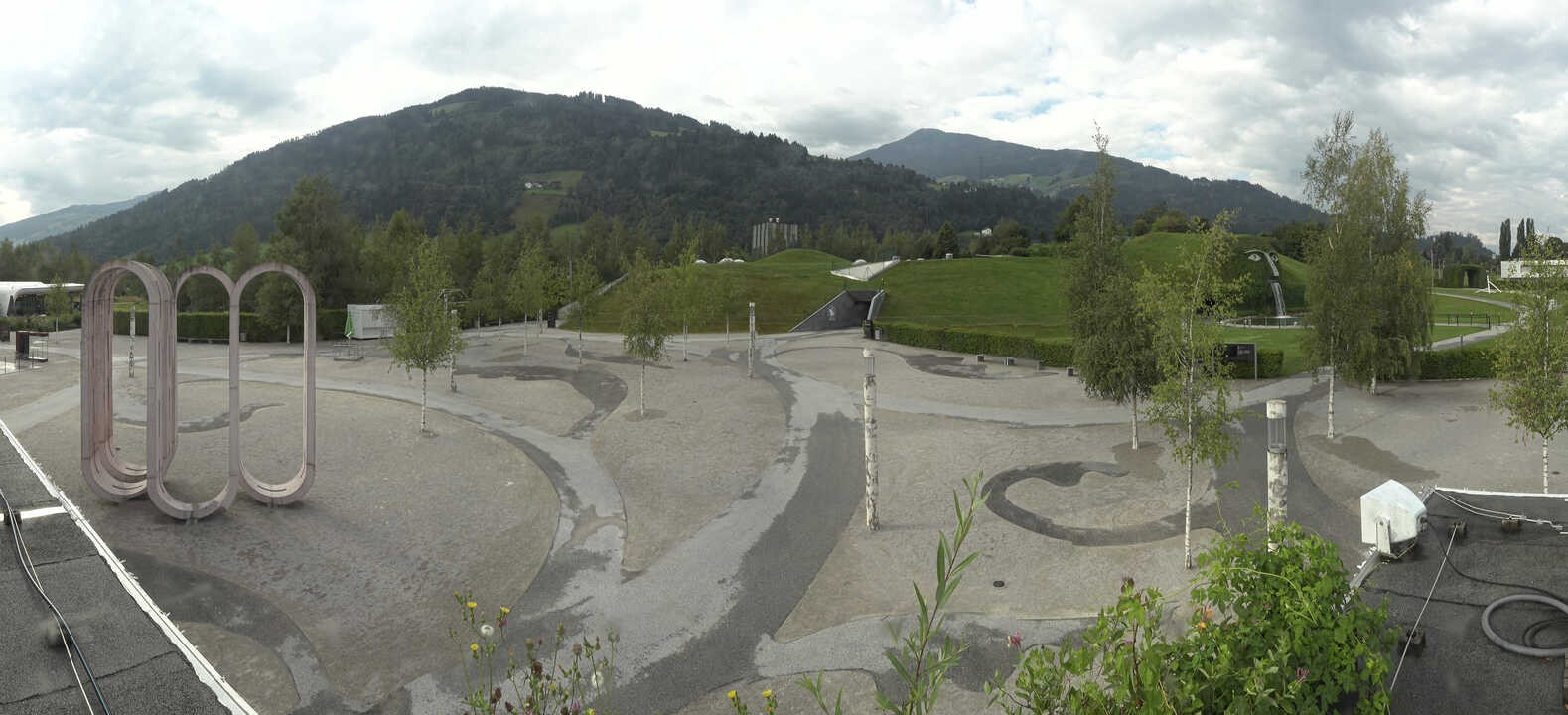 Archiv Foto Webcam Swarovski Kristallwelten: Außengelände