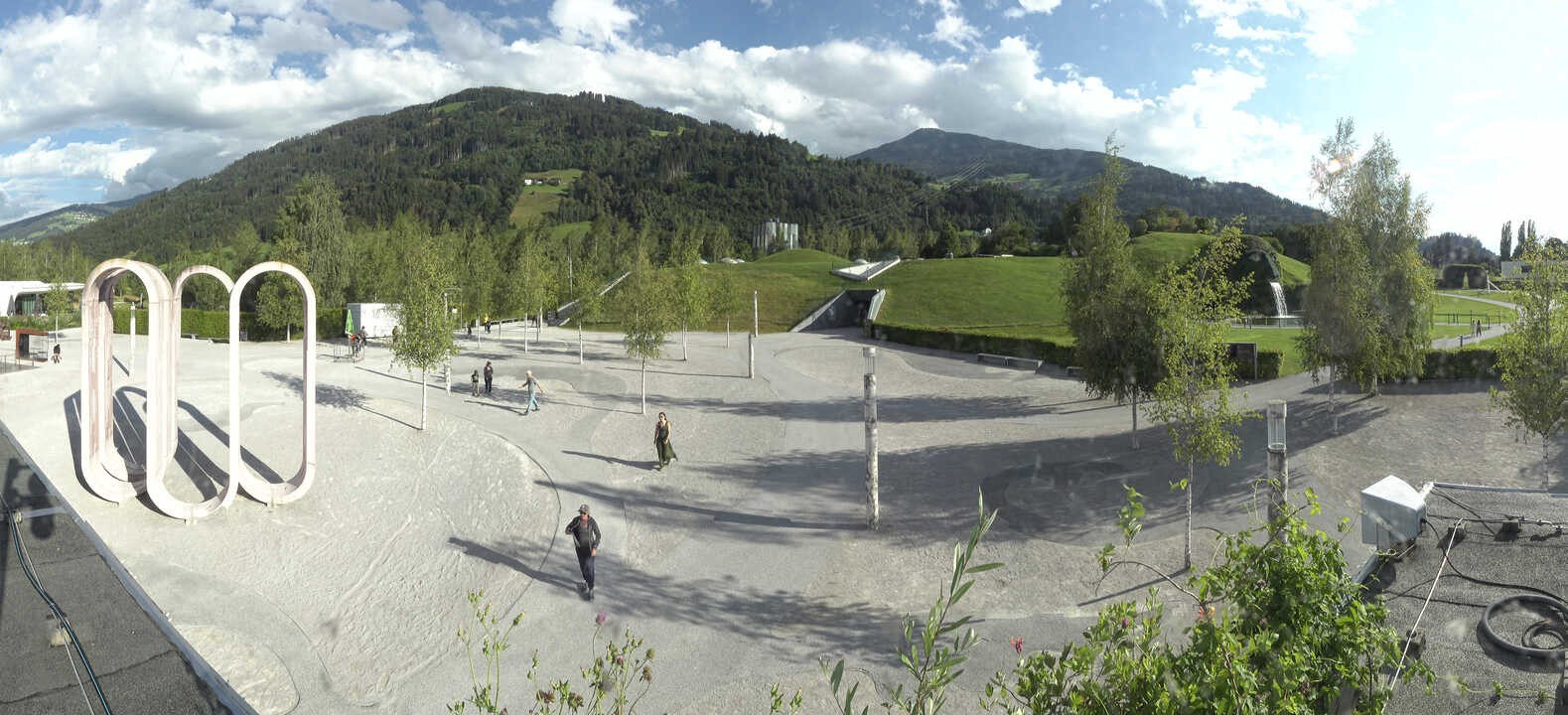Archiv Foto Webcam Swarovski Kristallwelten: Außengelände