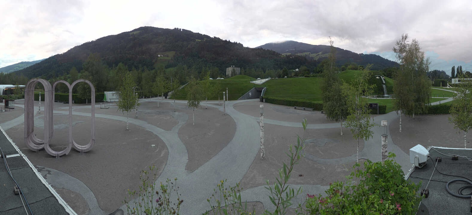 Archiv Foto Webcam Swarovski Kristallwelten: Außengelände
