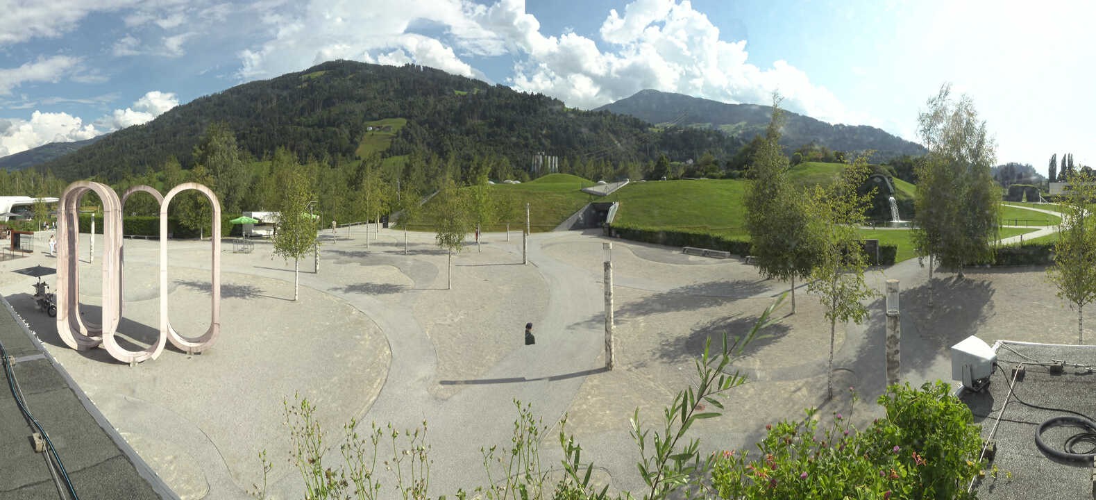 Archiv Foto Webcam Swarovski Kristallwelten: Außengelände