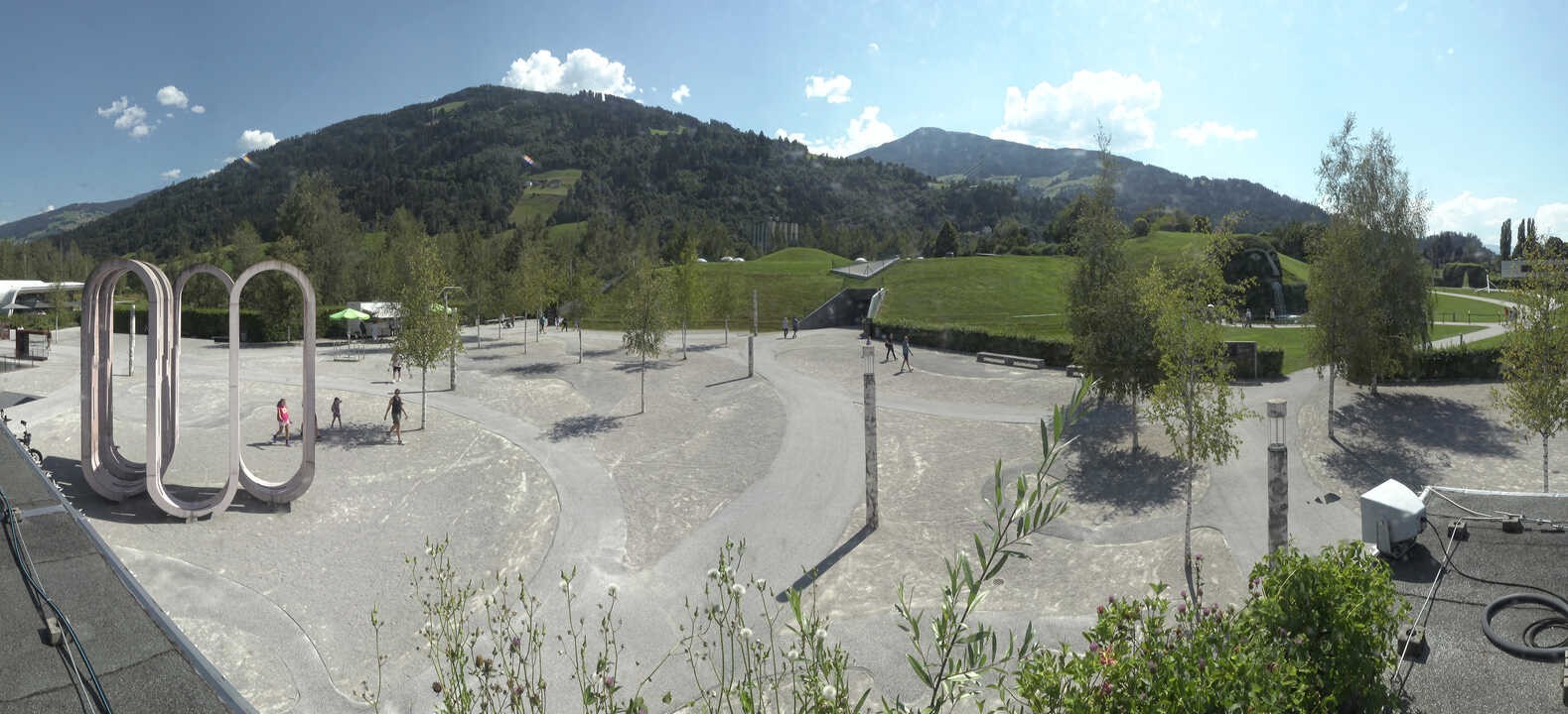 Archiv Foto Webcam Swarovski Kristallwelten: Außengelände