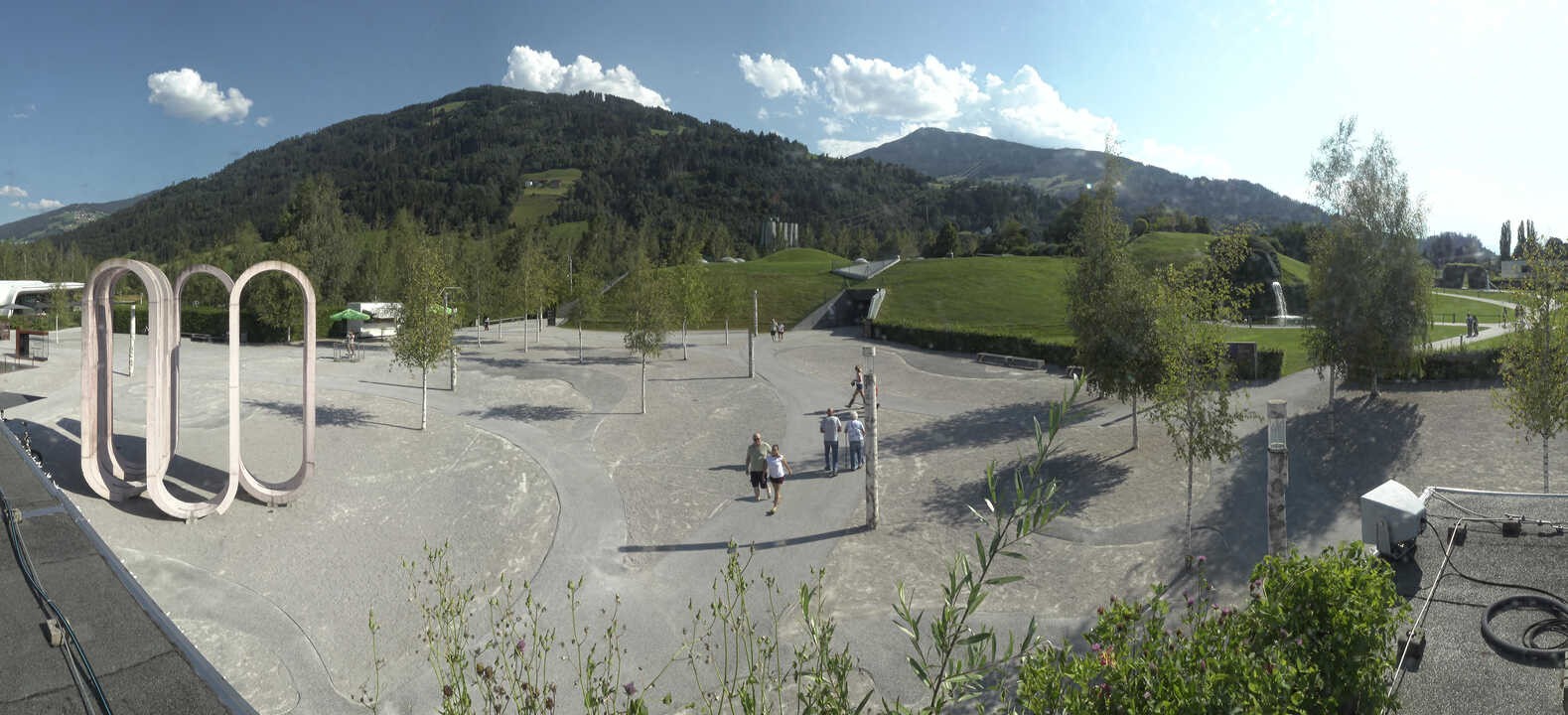 Archiv Foto Webcam Swarovski Kristallwelten: Außengelände