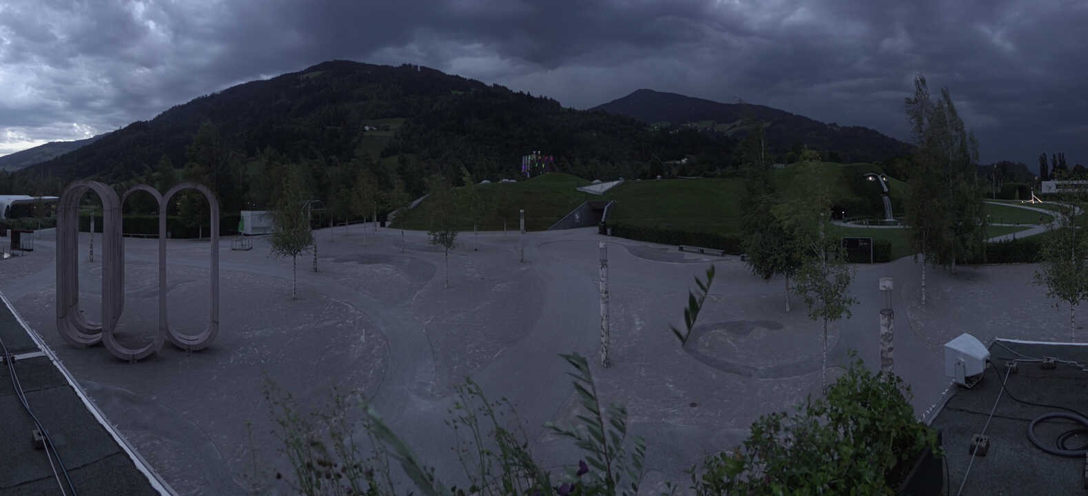 Archiv Foto Webcam Swarovski Kristallwelten: Außengelände