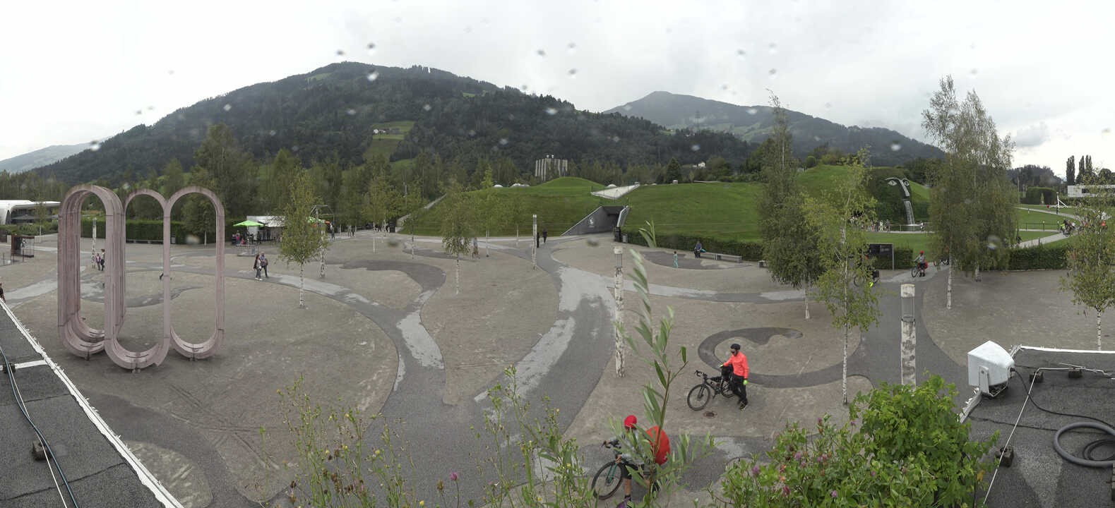Archiv Foto Webcam Swarovski Kristallwelten: Außengelände