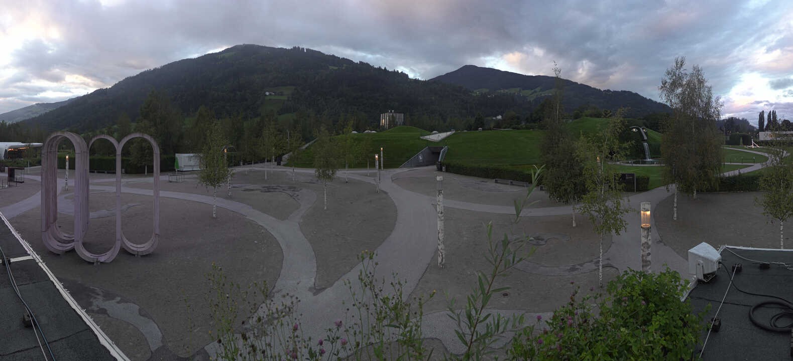 Archiv Foto Webcam Swarovski Kristallwelten: Außengelände