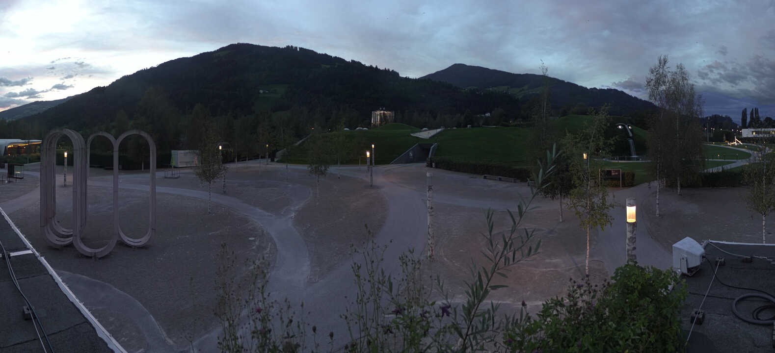 Archiv Foto Webcam Swarovski Kristallwelten: Außengelände