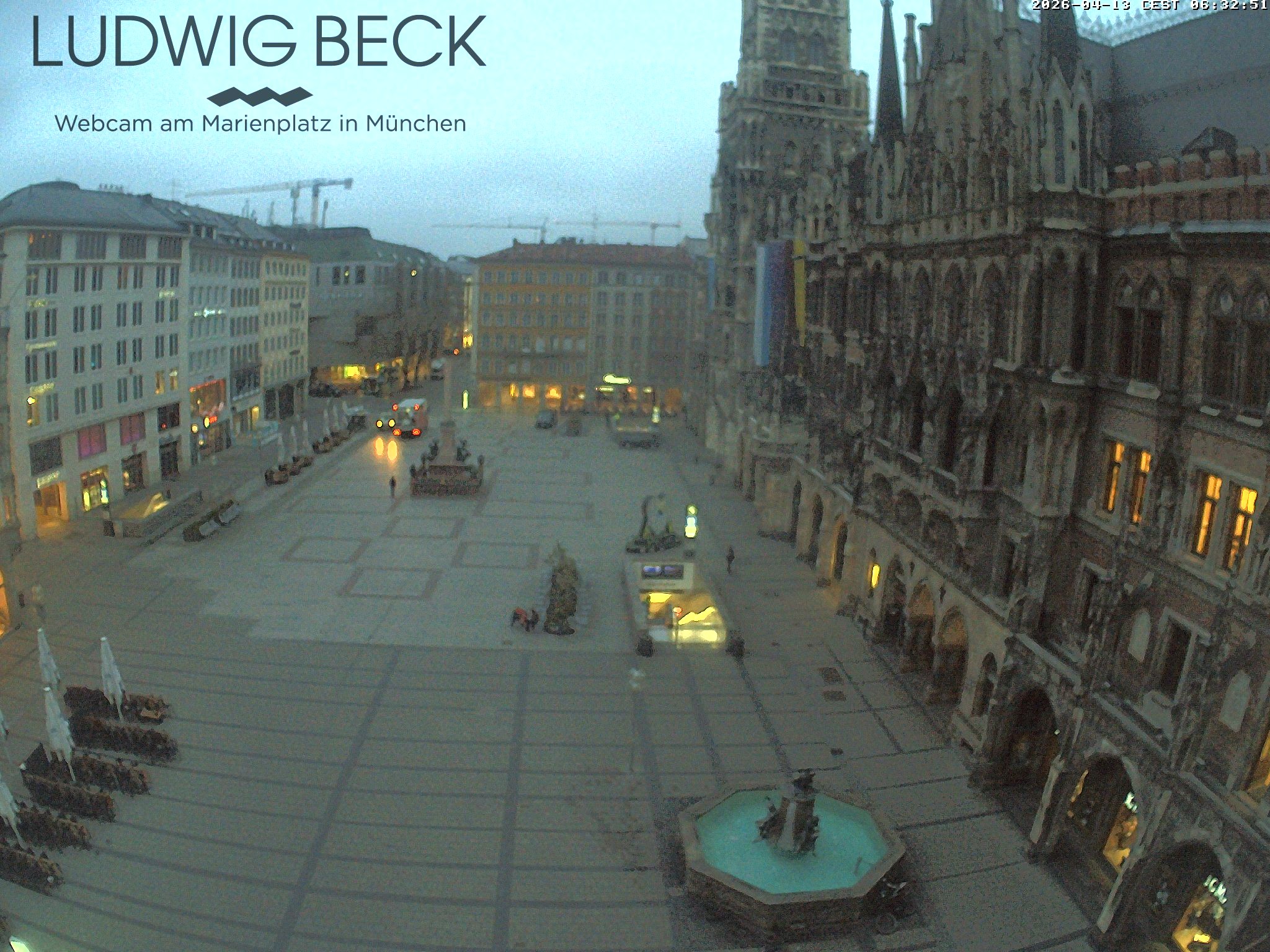 Archived image Webcam at the Marienplatz, Munich