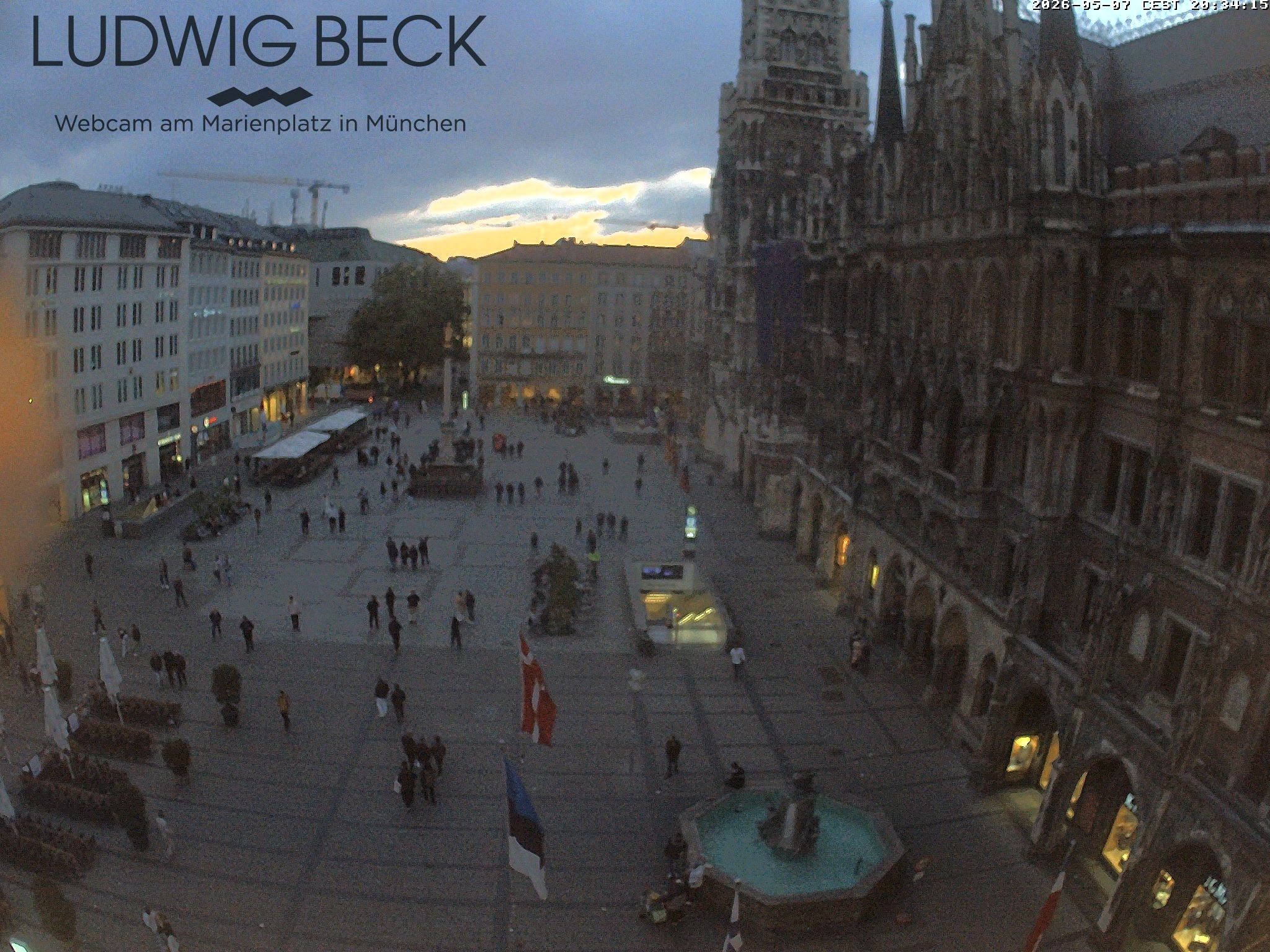 Archived image Webcam at the Marienplatz, Munich