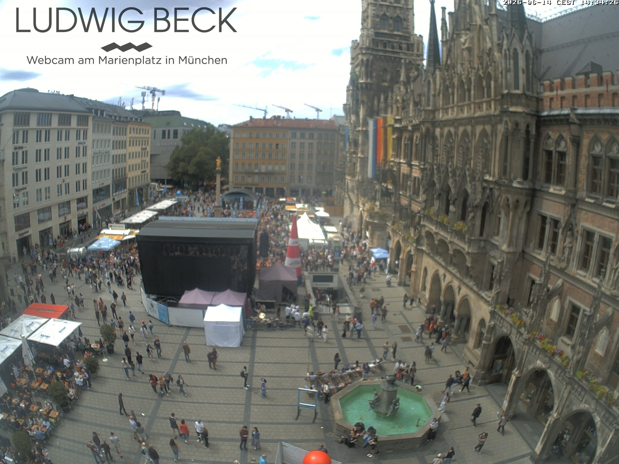 Archived image Webcam at the Marienplatz, Munich